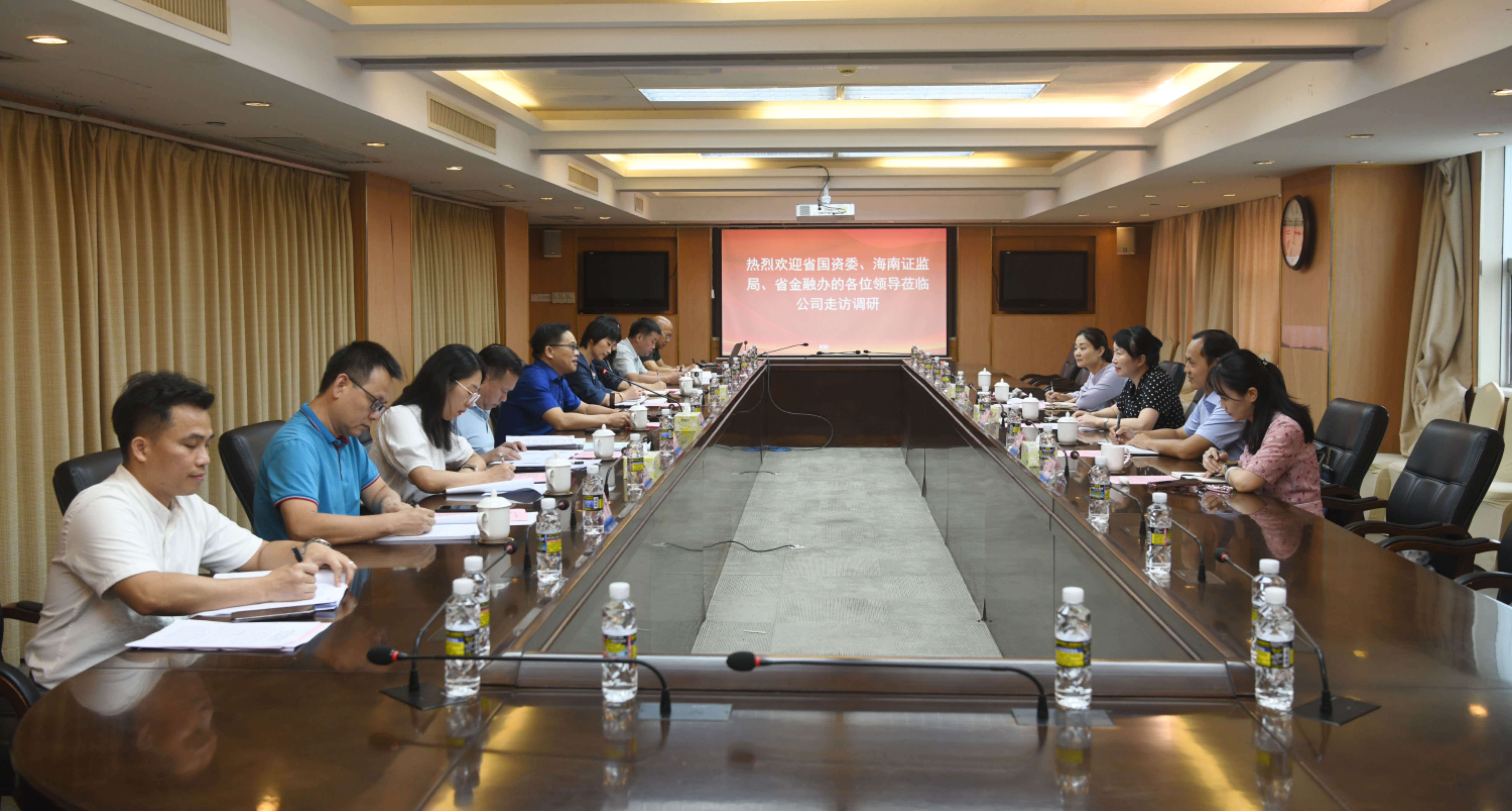 省国资委副主任吴亚梅率队到yl23455永利调研座谈